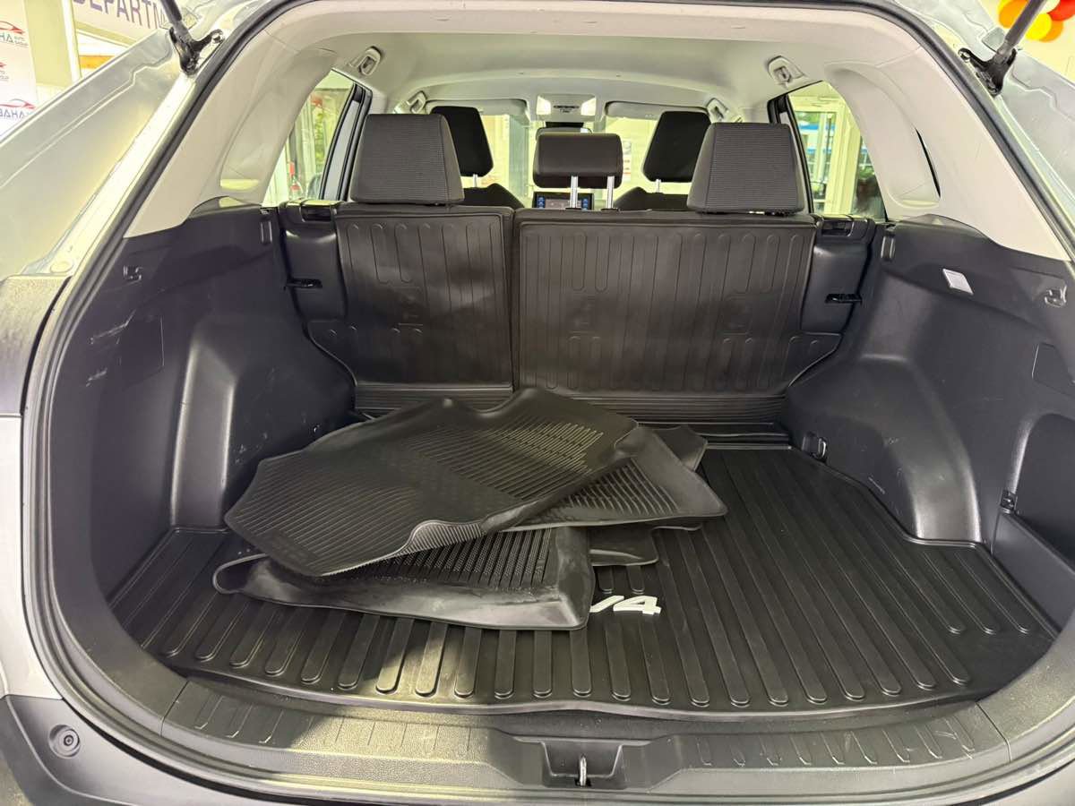 Used 2022 Toyota RAV4 LE image 49