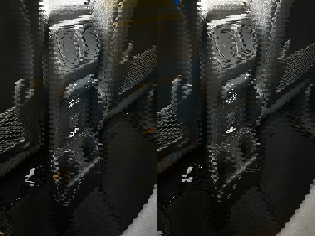 Used 2025 Jeep Wrangler Unlimited Rubicon image 17