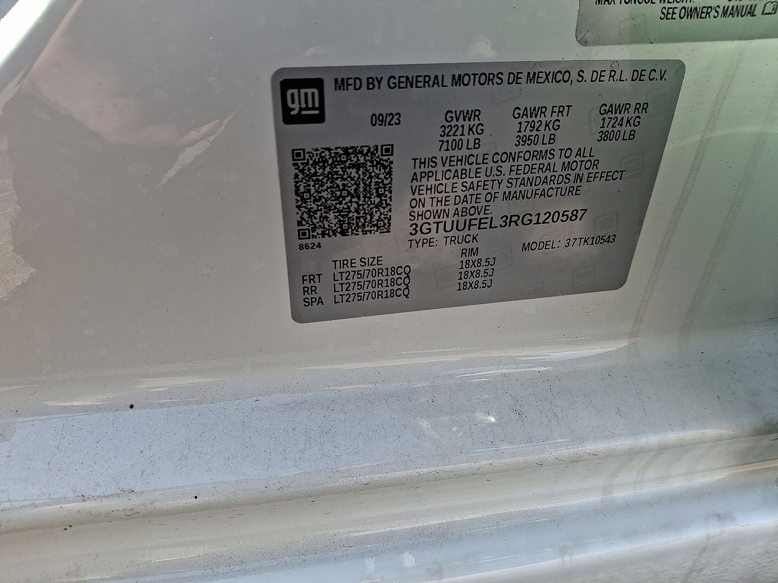 New 2024 GMC Sierra 1500 AT4X AWD/4WD image 18
