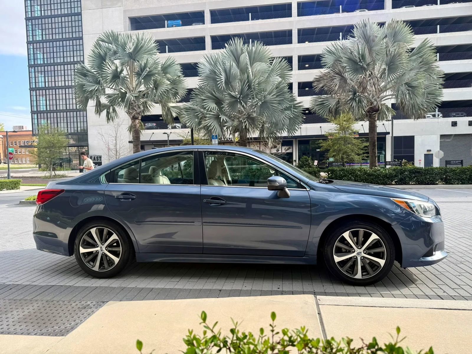 Used 2017 Subaru Legacy 2.5i Limited image 4