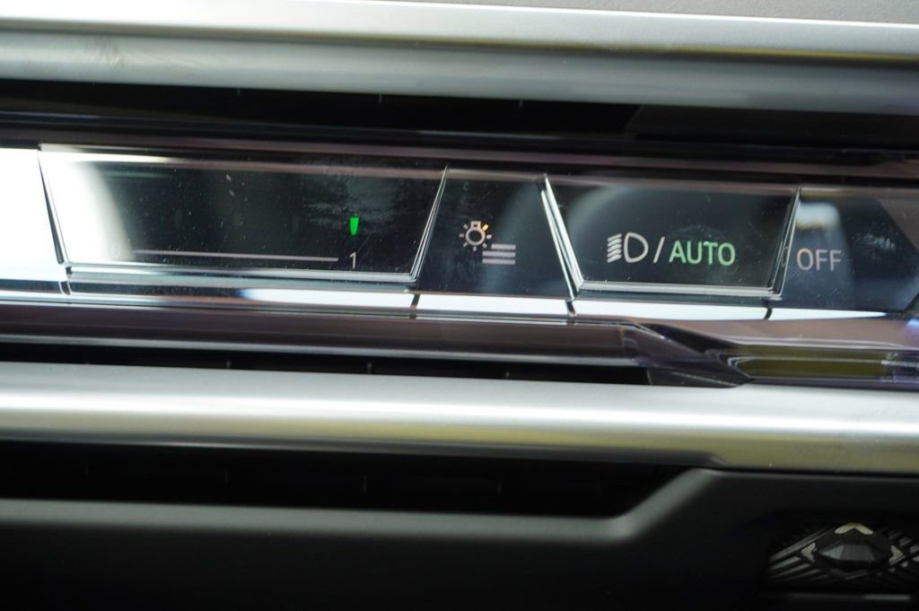 New 2024 BMW i7 xDrive60 image 14