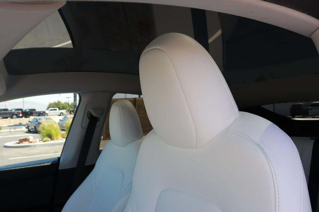 Used 2025 Tesla Model Y Long Range RWD image 21