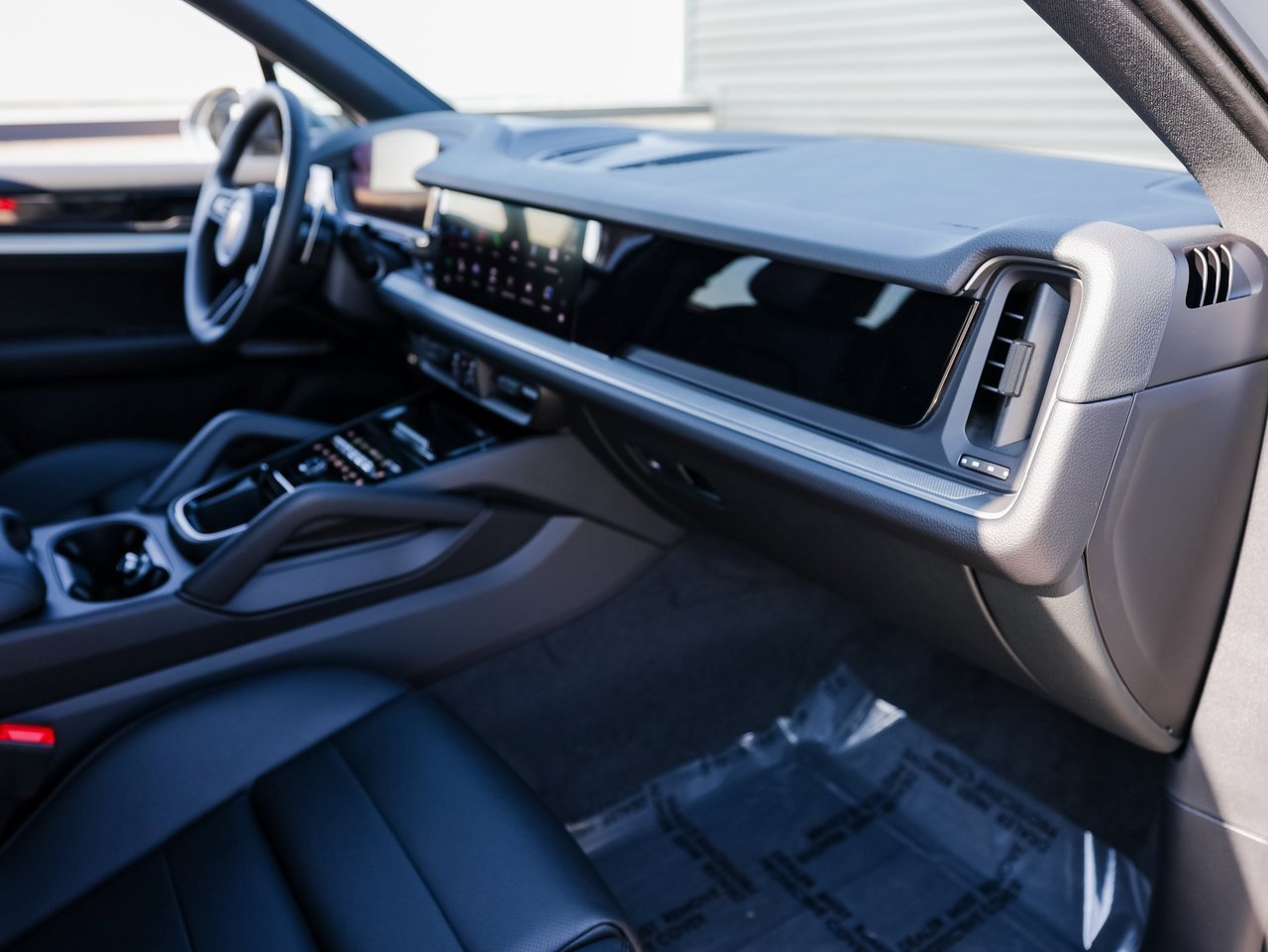 New 2025 Porsche Cayenne image 27