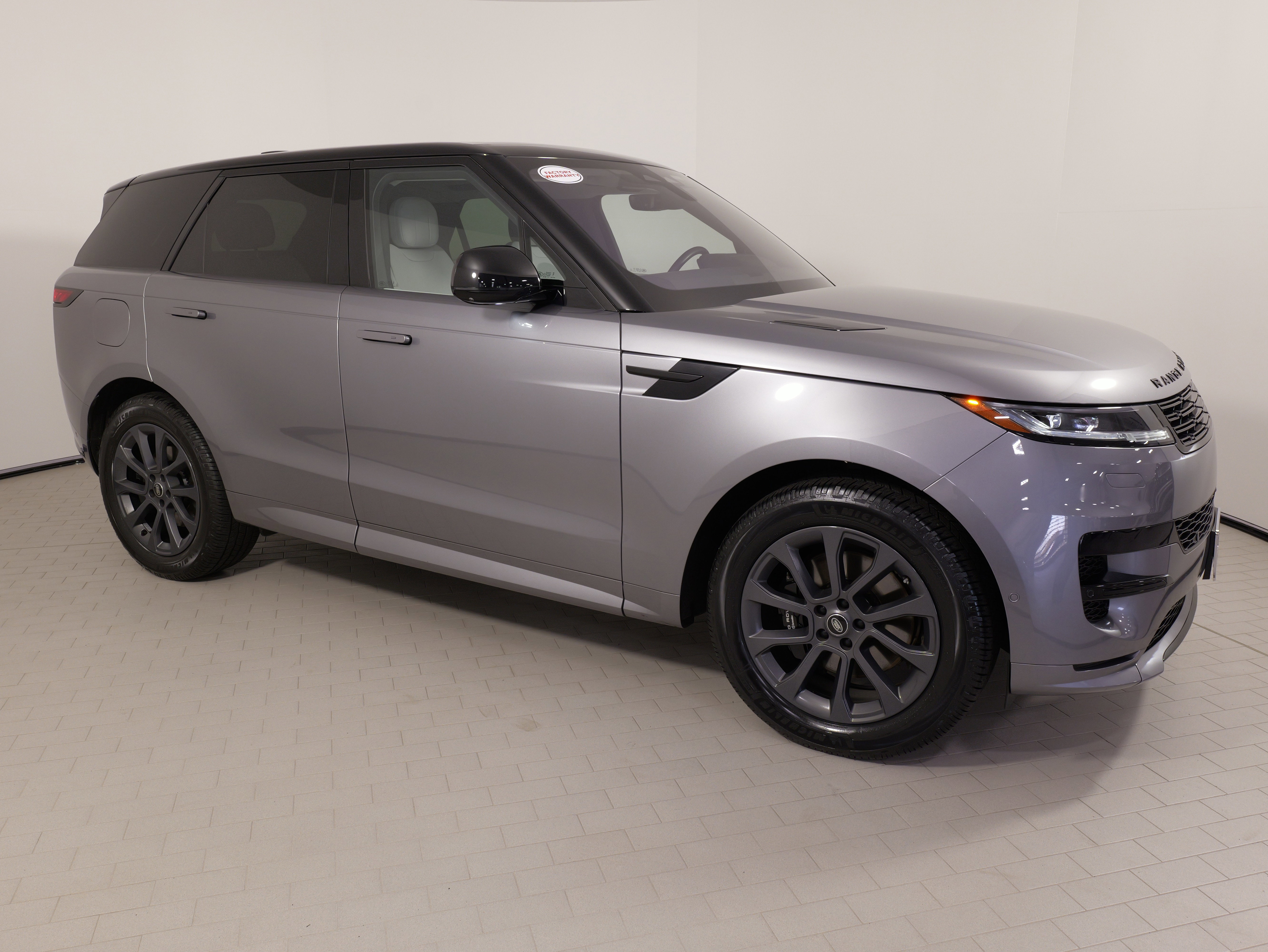 Used 2023 Land Rover Range Rover Sport SE Dynamic image 8