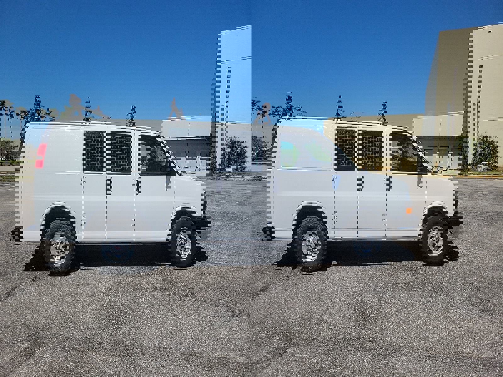 Used 2016 GMC Savana 2500 image 4