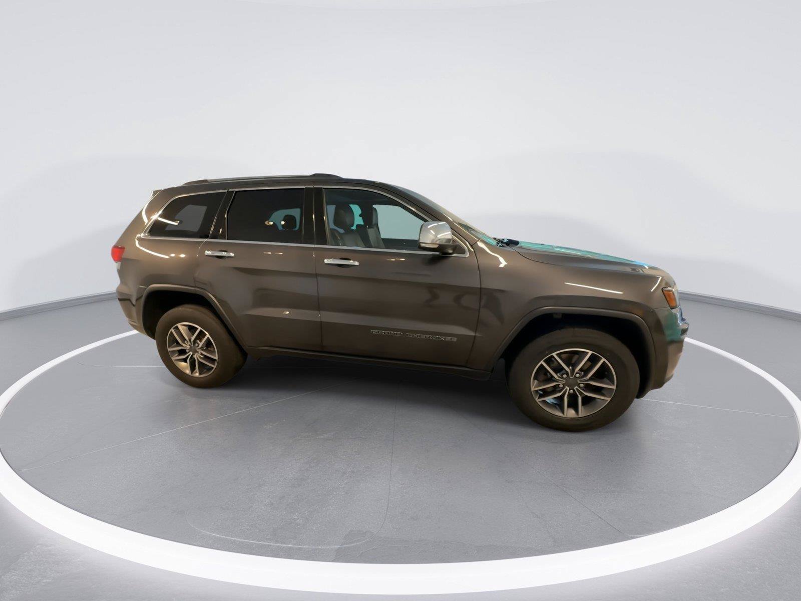 Used 2021 Jeep Grand Cherokee Limited w/ Premium Lighting Group AWD/4WD image 9