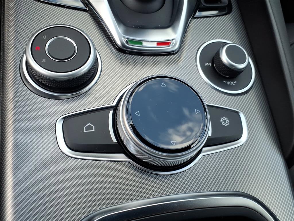 New 2025 Alfa Romeo Giulia AWD image 23