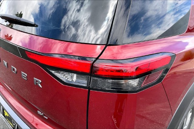 New 2026 Nissan Pathfinder SL FWD image 11
