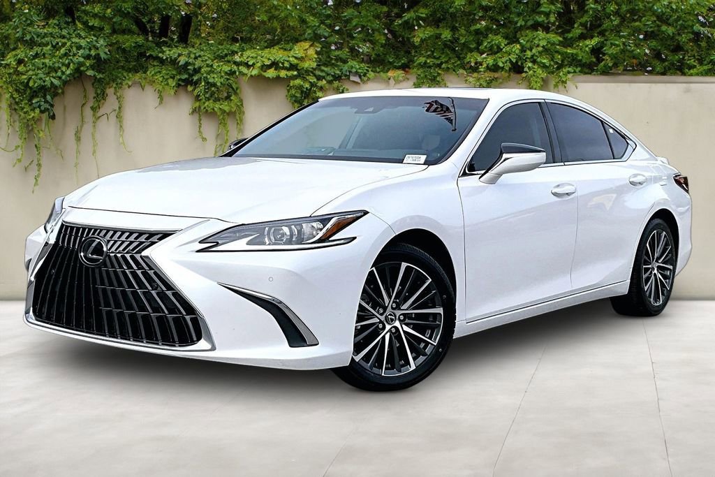 Used 2025 Lexus ES 300h w/ Premium Package FWD image 3