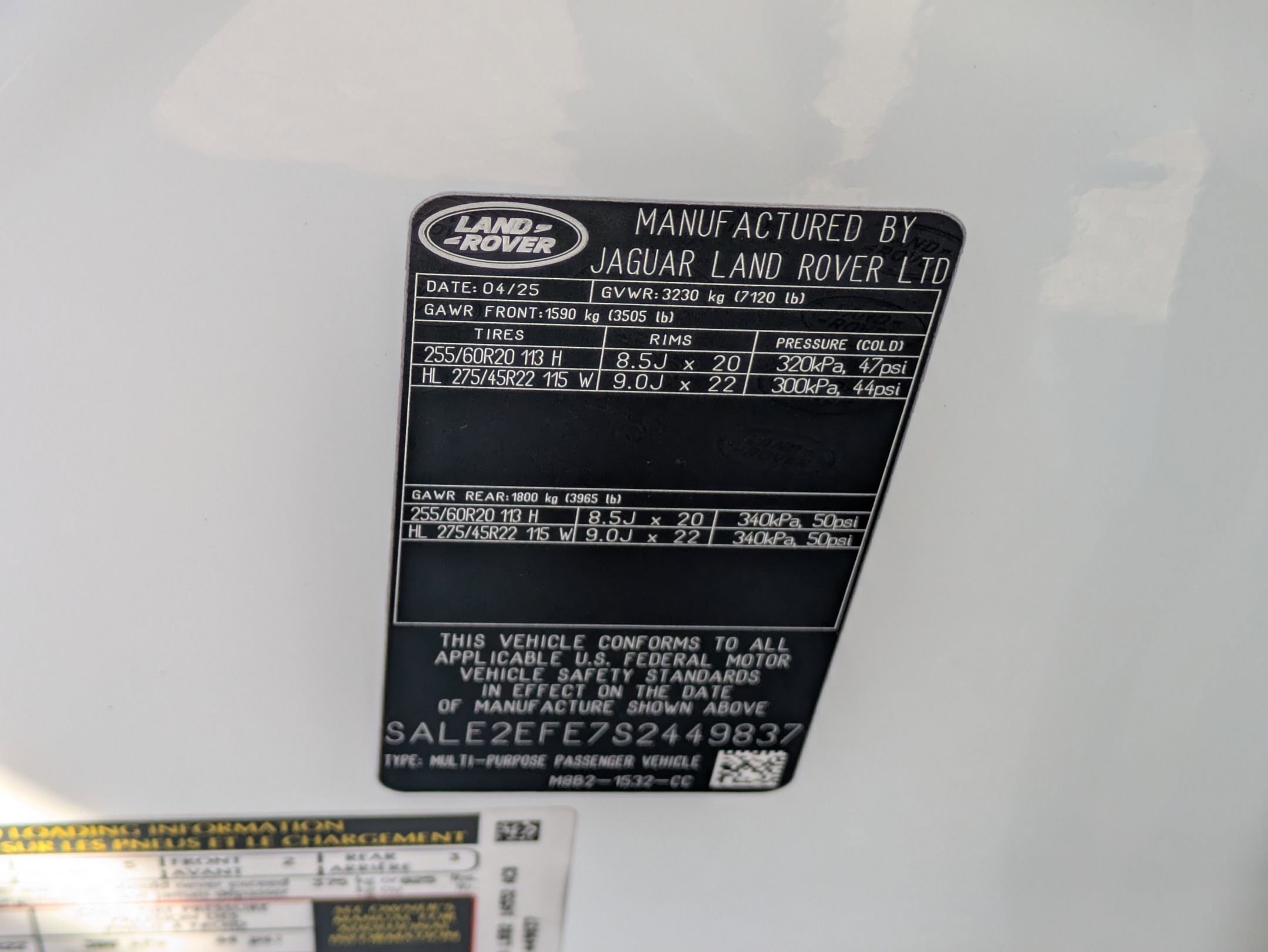 Certified 2025 Land Rover Defender 110 X-Dynamic SE image 36