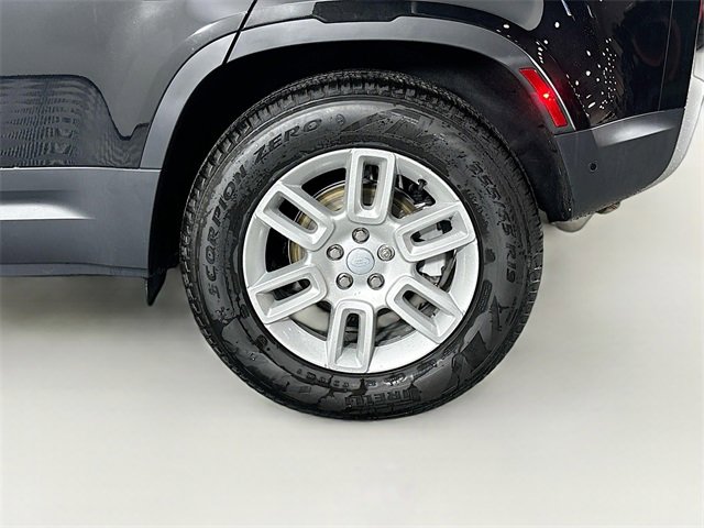 Used 2025 Land Rover Defender 110 S image 31