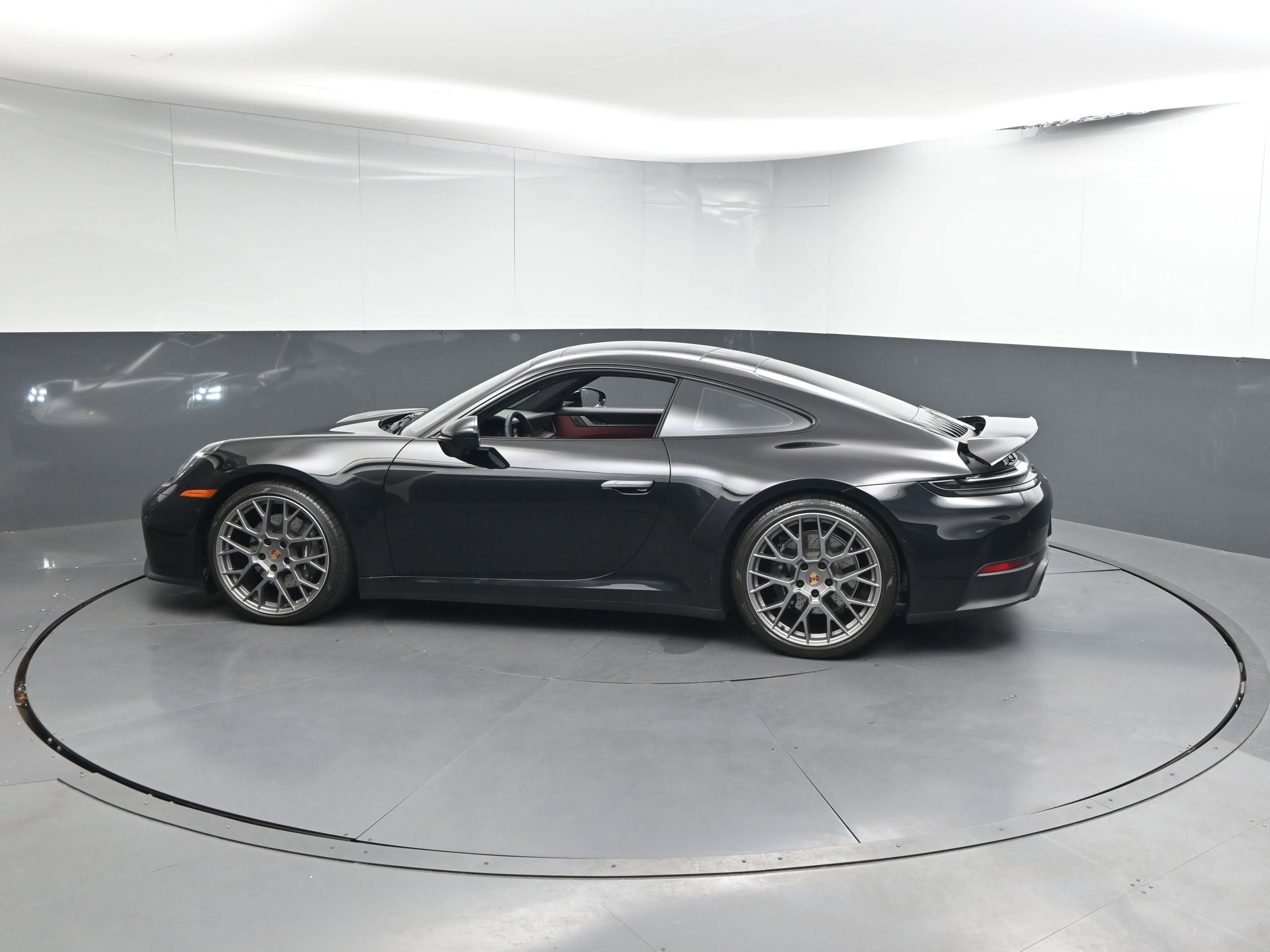 Certified 2025 Porsche 911 Carrera image 2