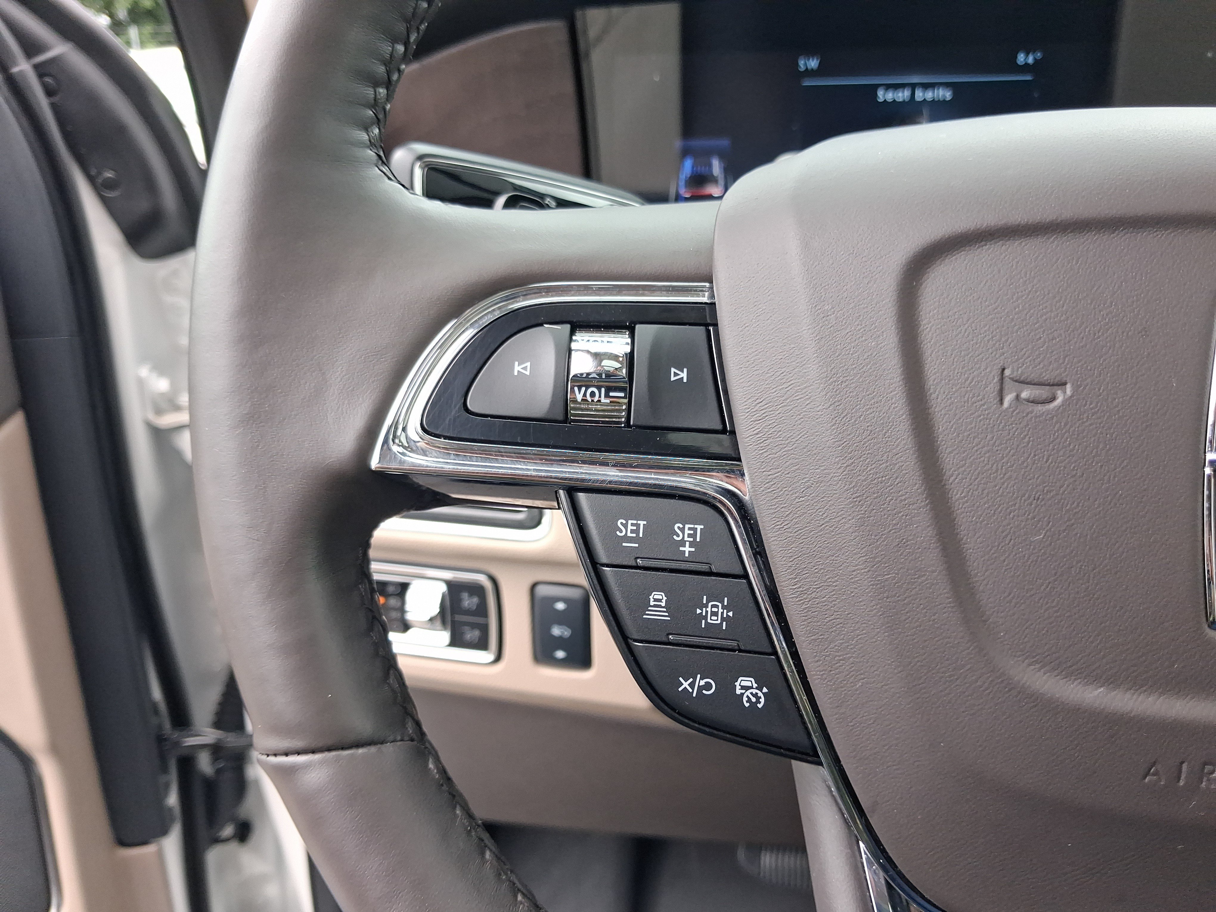 Certified 2024 Lincoln Navigator Premiere AWD/4WD image 16