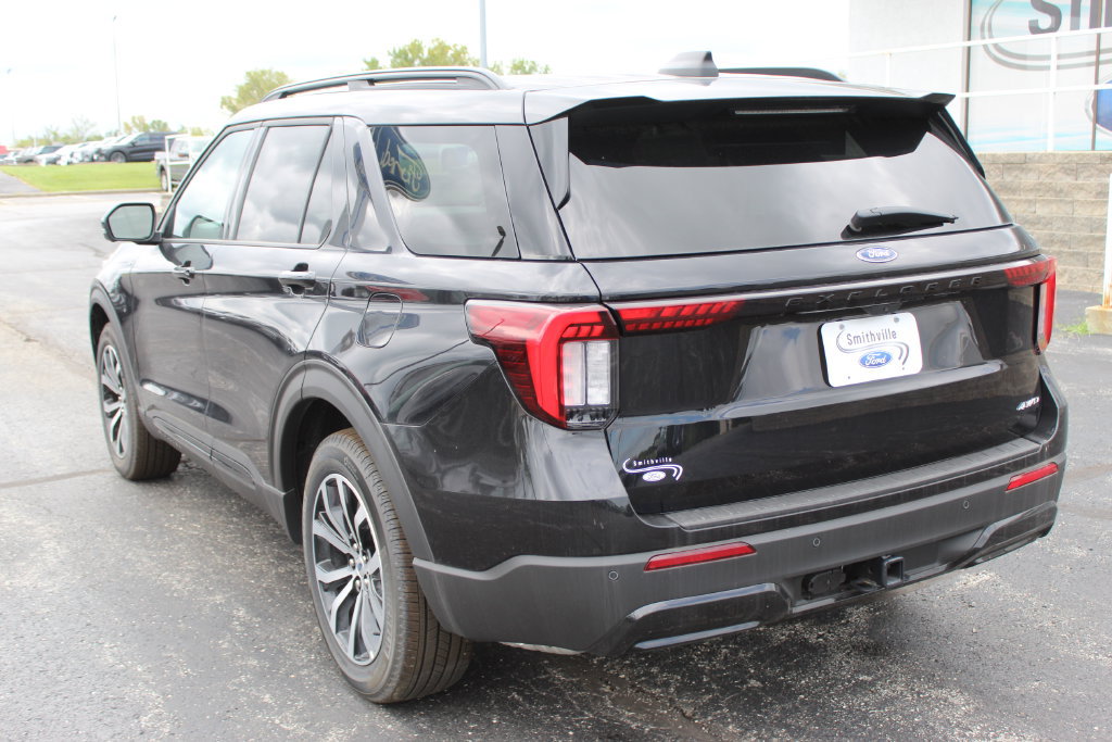 New 2026 Ford Explorer ST-Line AWD/4WD image 3