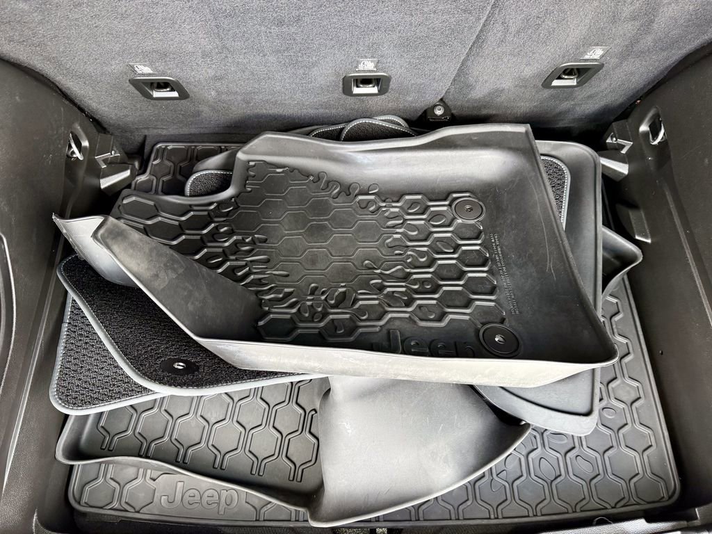 Used 2021 Jeep Renegade Latitude image 16