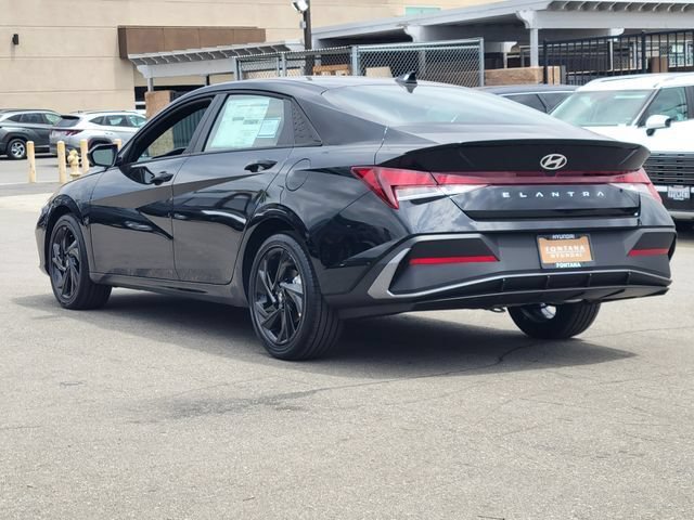 New 2026 Hyundai Elantra SEL Sport FWD image 3