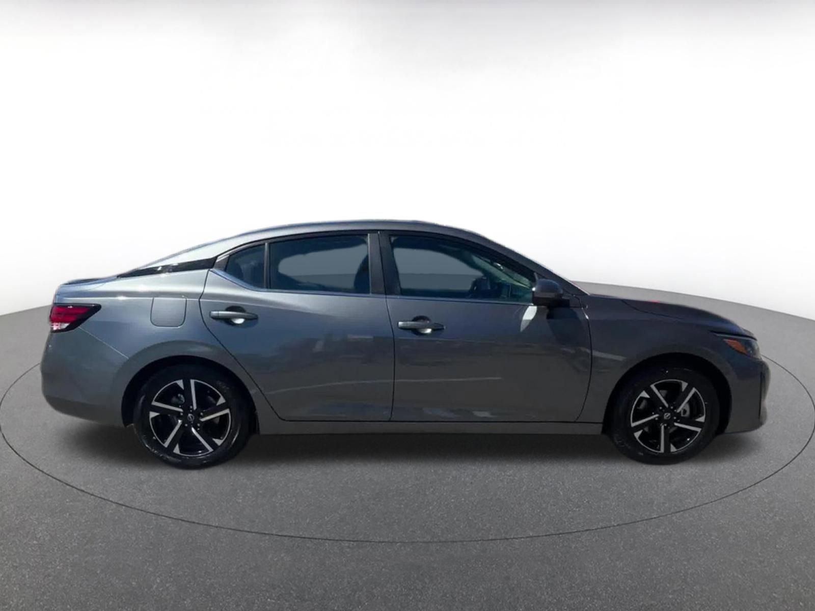 Used 2025 Nissan Sentra SV FWD image 16