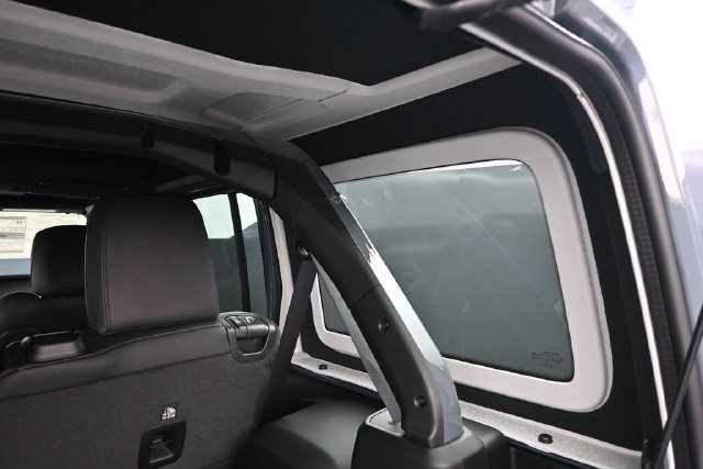 New 2026 Jeep Wrangler Unlimited Sahara AWD/4WD image 39