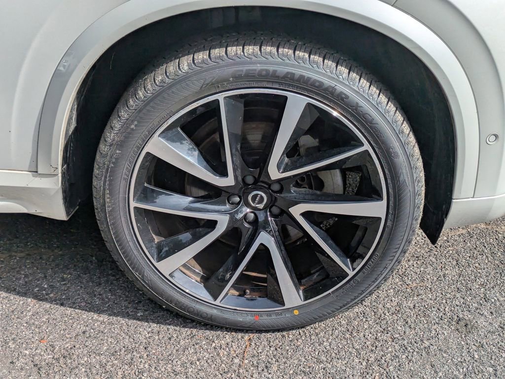 Certified 2023 Volvo XC90 B6 Plus w/ Protection Package AWD/4WD image 11