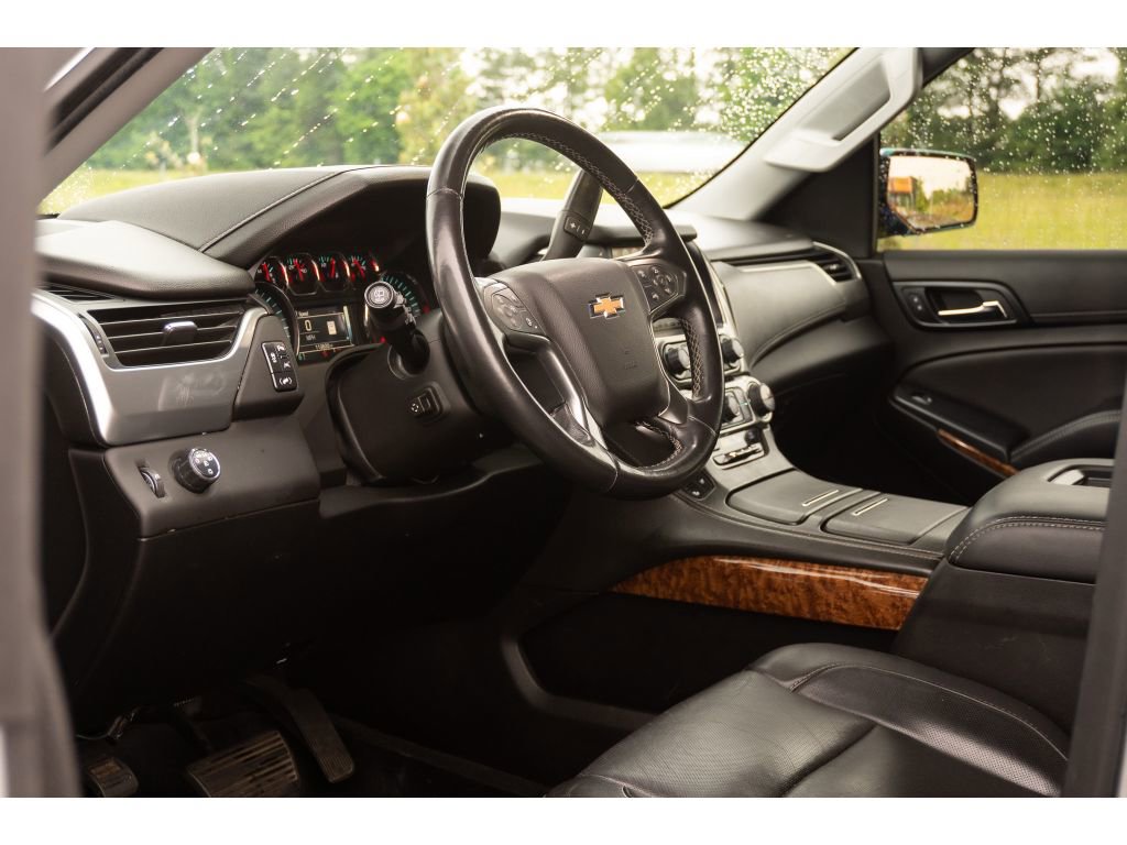 Used 2020 Chevrolet Suburban Premier RWD image 11