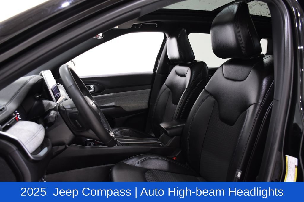 Used 2025 Jeep Compass Latitude w/ Sun & Sound Group AWD/4WD image 23