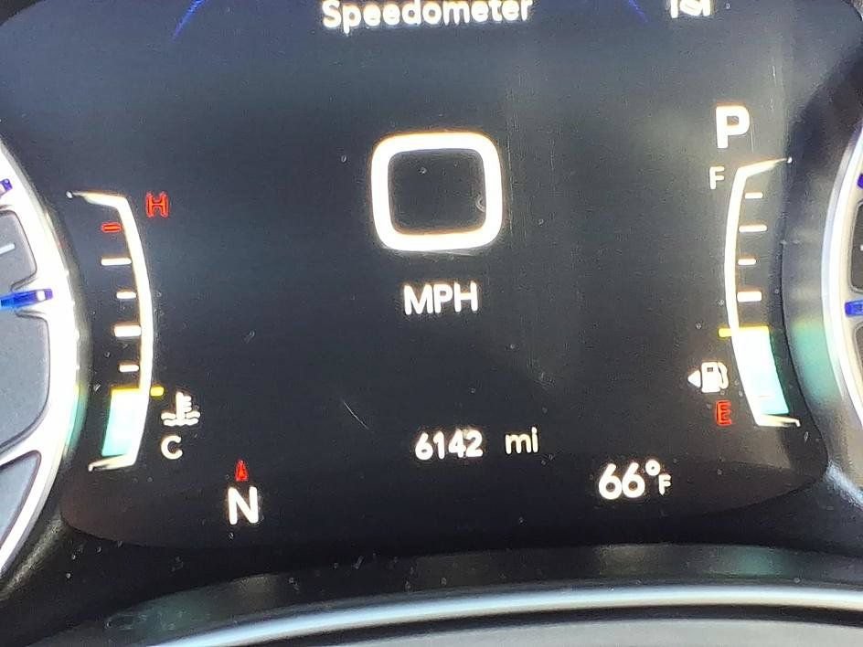 Used 2026 Chrysler Pacifica Pinnacle FWD image 32