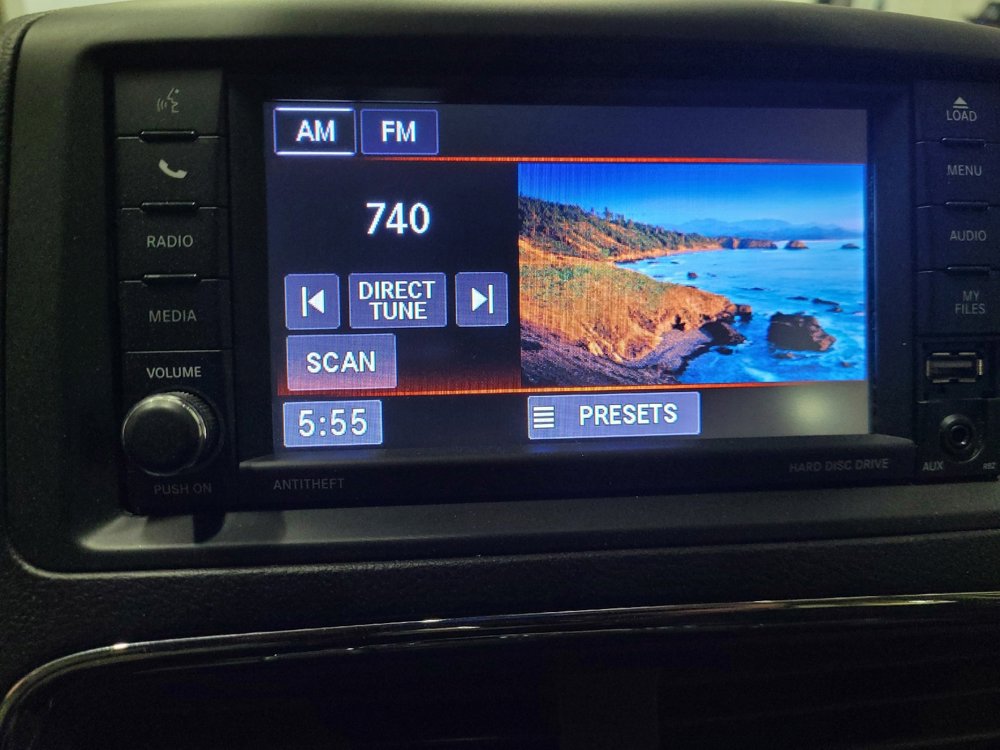 Used 2019 Dodge Grand Caravan SE image 25