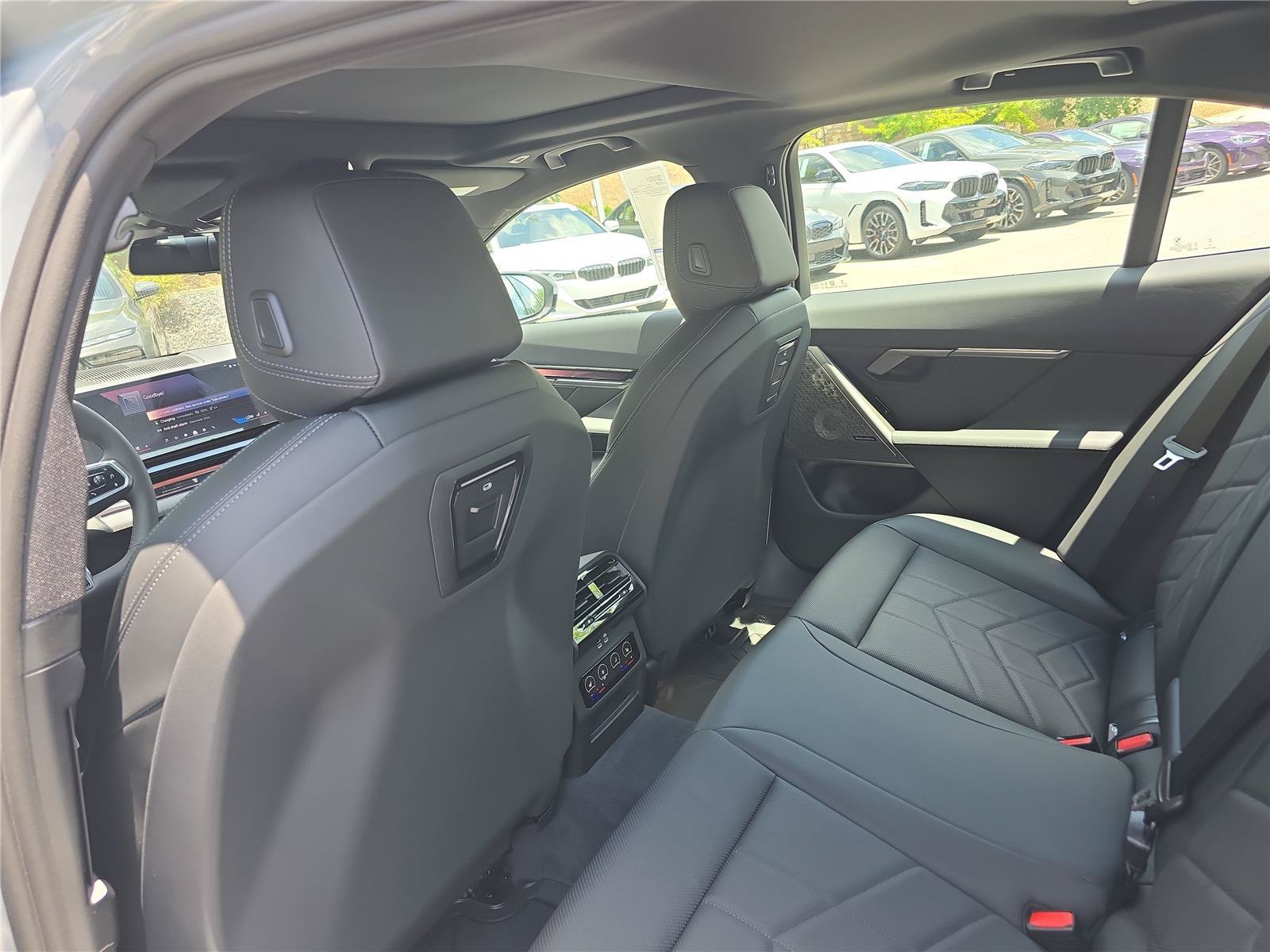 New 2027 BMW i5 xDrive40 w/ M Sport Package AWD/4WD image 16