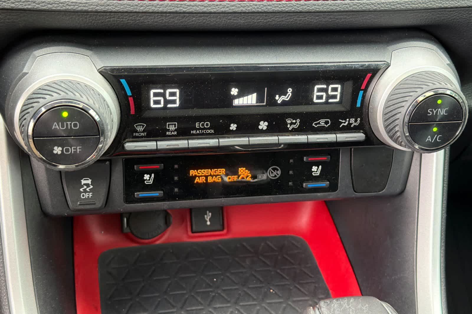 Used 2020 Toyota RAV4 TRD Off-Road w/ TRD Off-Road Weather Package AWD/4WD image 22