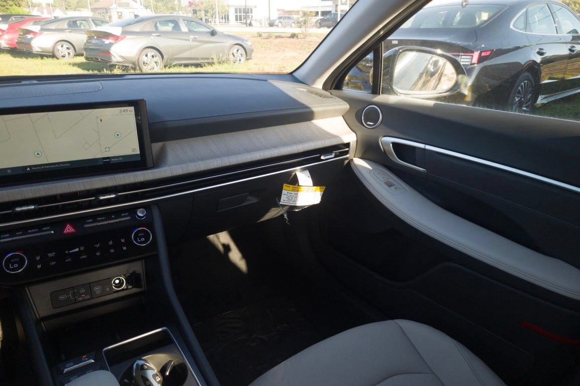 New 2026 Hyundai Sonata Limited FWD image 17