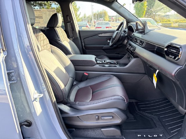 New 2026 Honda Pilot Black Edition image 9