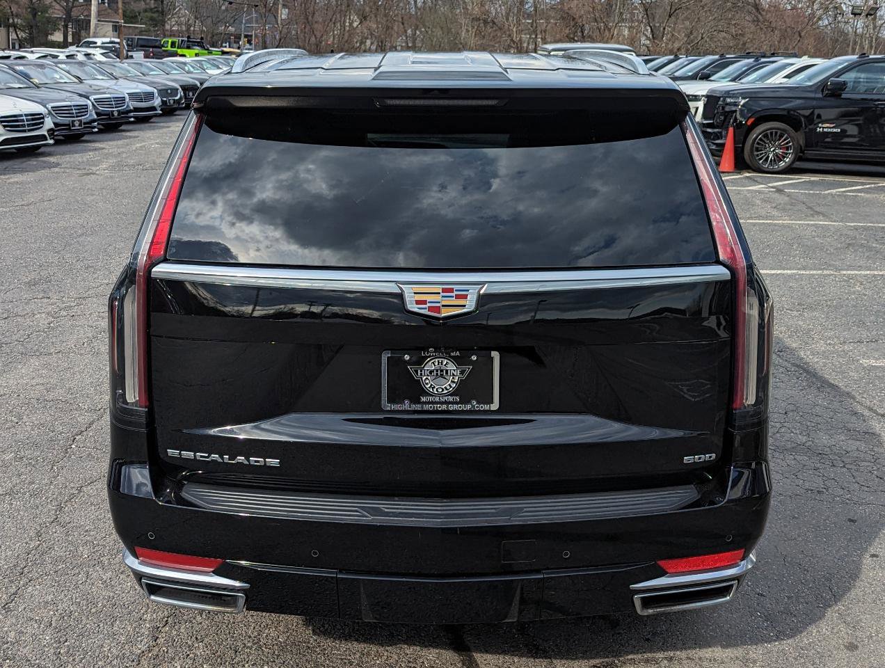 Used 2022 Cadillac Escalade Premium Luxury RWD image 8