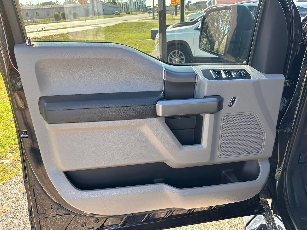 Used 2020 Ford F150 XLT w/ Equipment Group 302A Luxury image 10