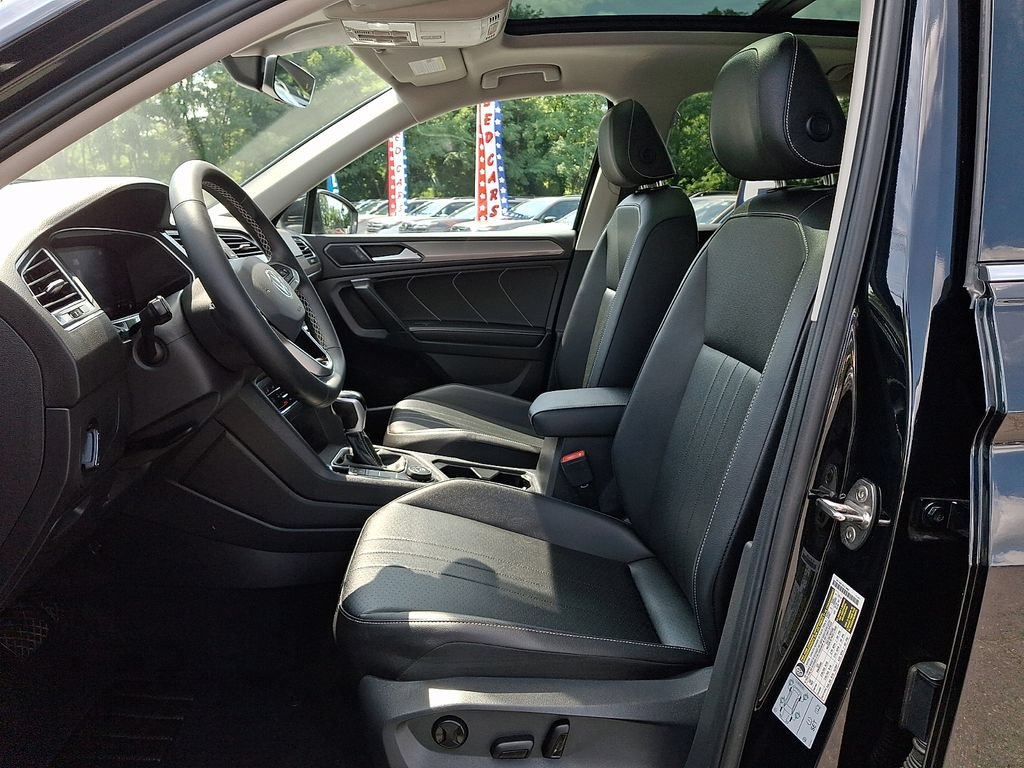 Used 2022 Volkswagen Tiguan SE AWD/4WD image 13