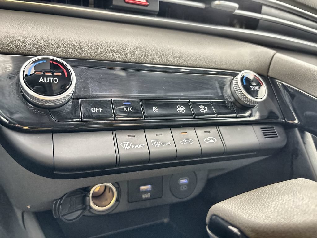 Used 2026 Hyundai Elantra Hybrid FWD image 16
