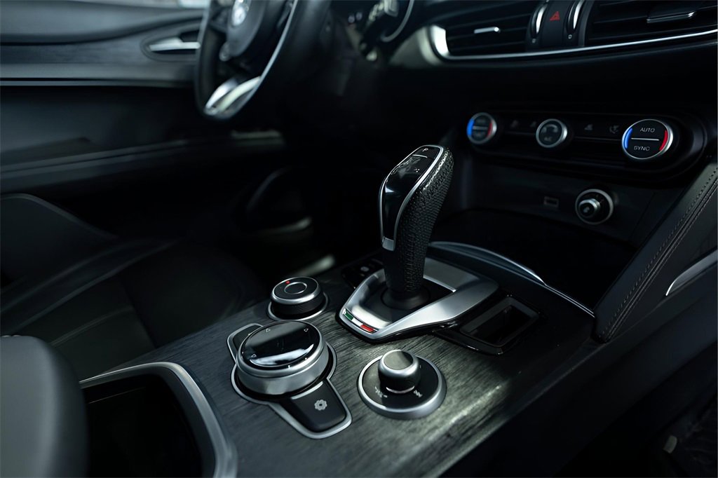 Used 2021 Alfa Romeo Stelvio Sprint w/ Nero Edizione image 33