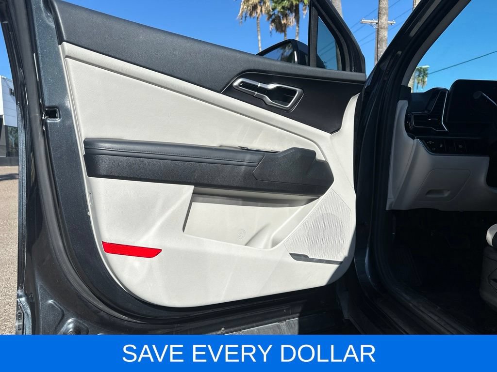 Used 2025 Kia Sportage EX w/ Premium Package FWD image 7