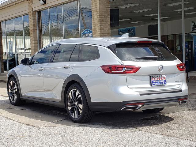 Used 2019 Buick Regal Preferred w/ Sights and Sounds Package image 3