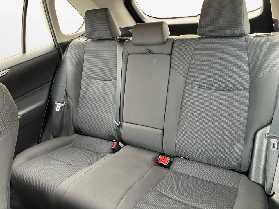 Used 2021 Toyota RAV4 LE image 14