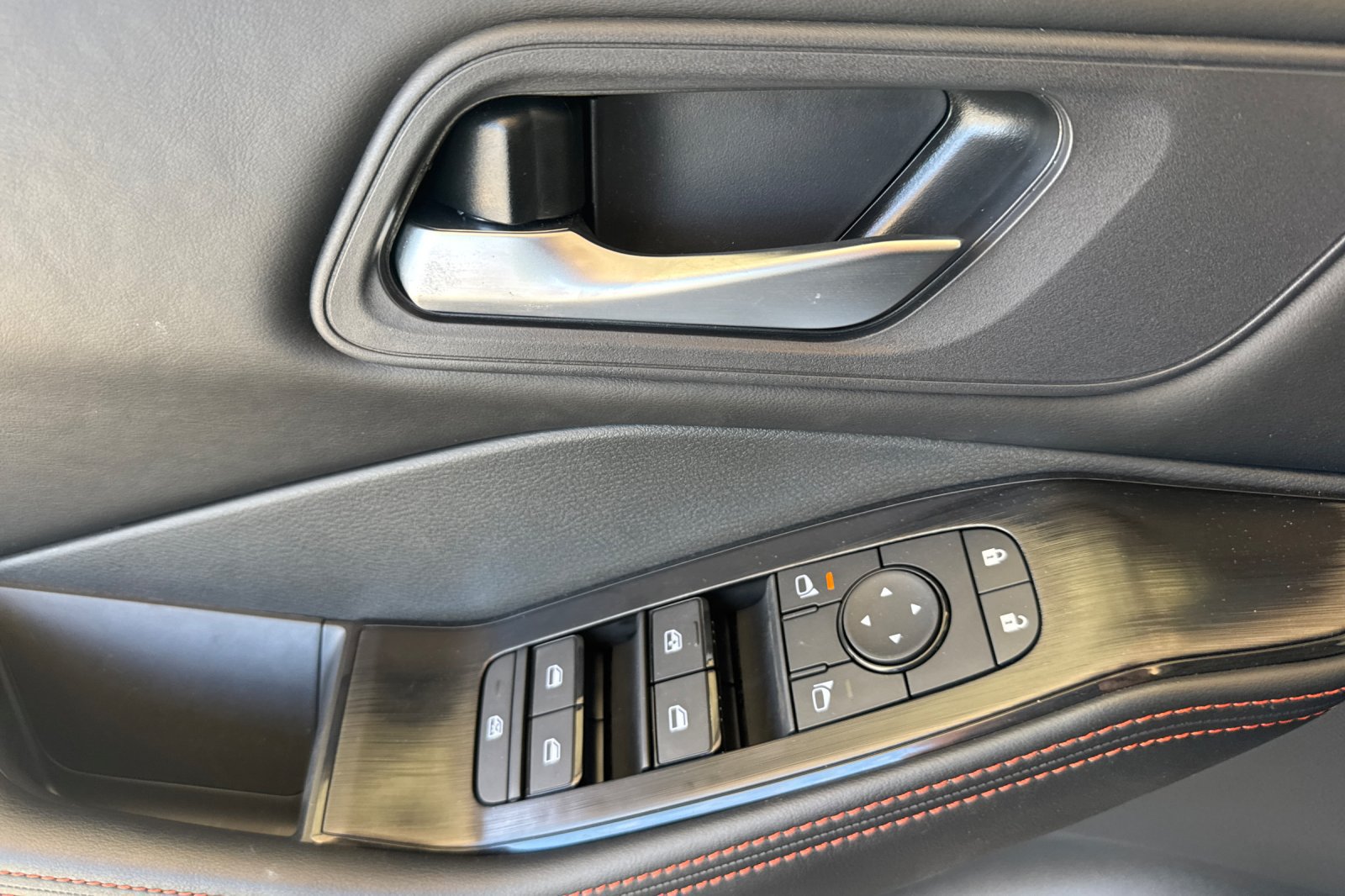 Certified 2025 Nissan Rogue SV AWD/4WD image 12