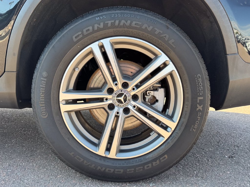 Used 2020 Mercedes-Benz GLC 300 4MATIC w/ Multimedia Package image 13