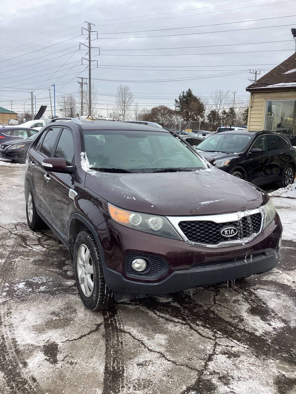 Used 2012 Kia Sorento LX w/ Convenience Pkg image 2