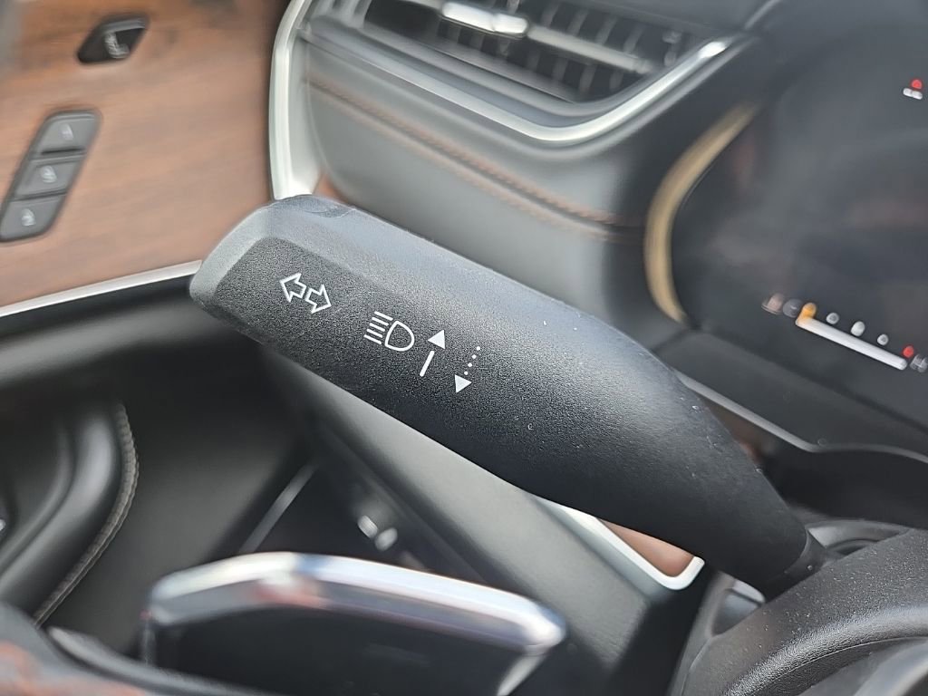 Used 2025 Jeep Grand Cherokee Summit image 41