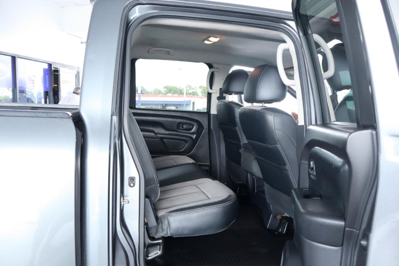 Used 2017 Nissan Titan S AWD/4WD image 31