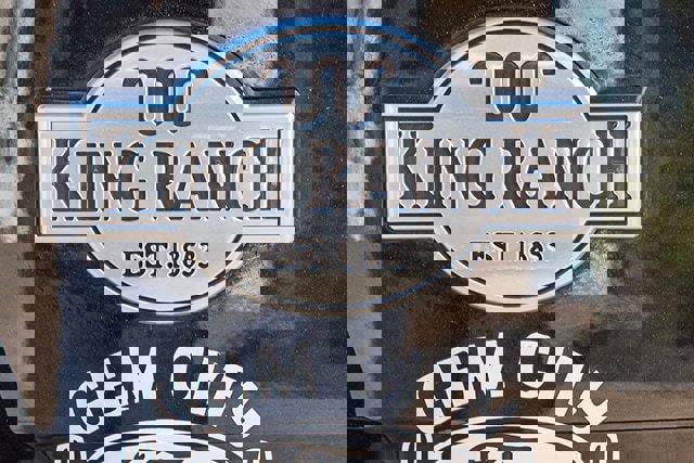 Used 2023 Ford Explorer King Ranch w/ Technology Package image 21