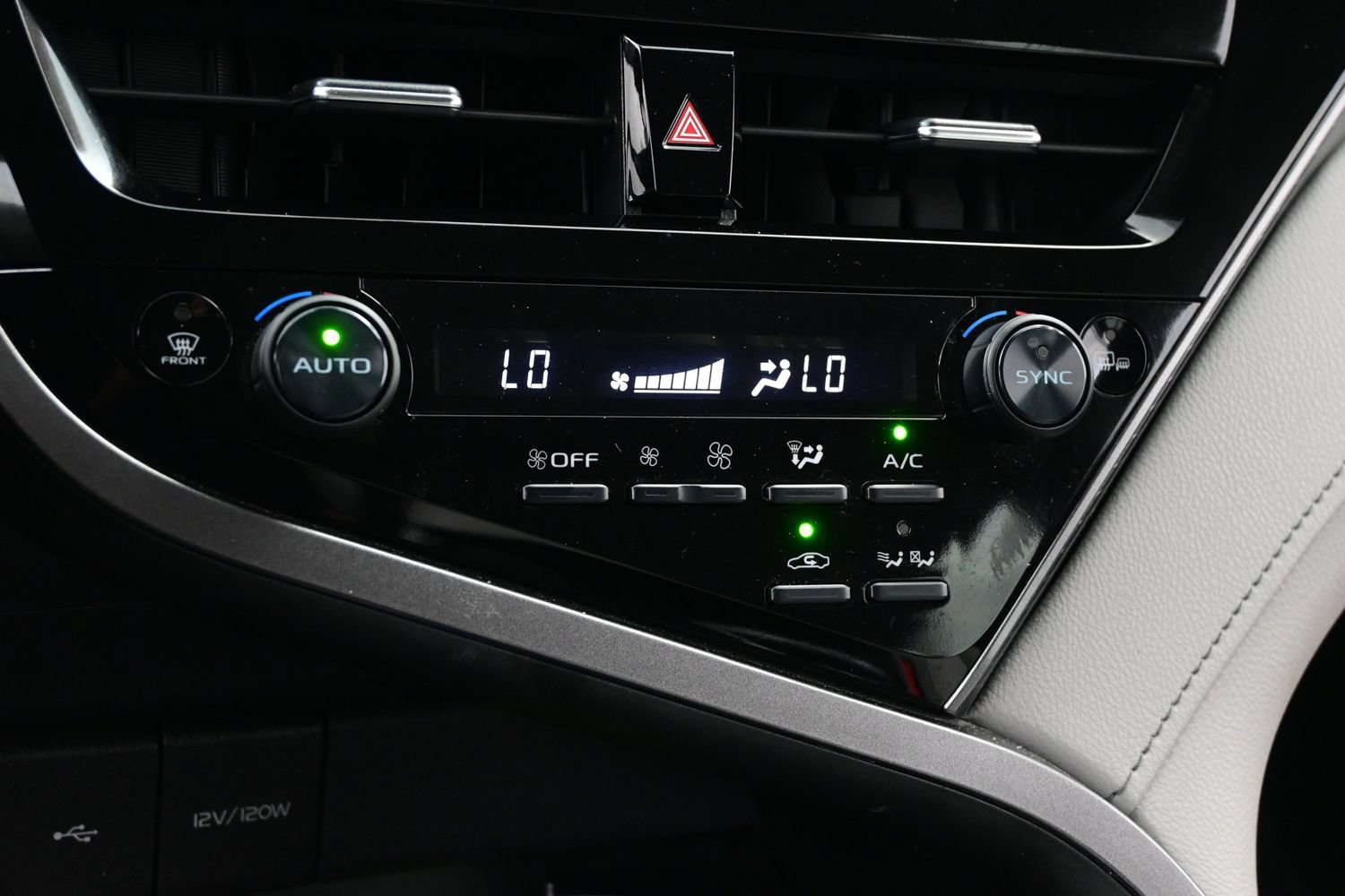 Used 2024 Toyota Camry SE w/ Audio Upgrade Package FWD image 21