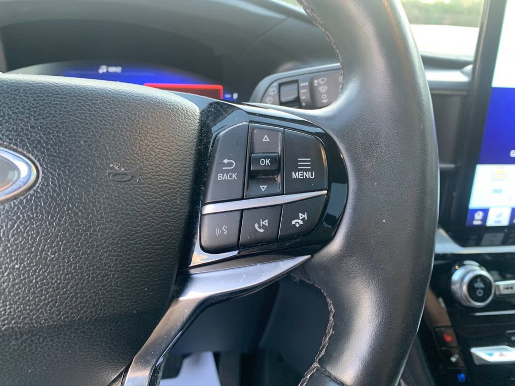 Used 2022 Ford Explorer Platinum w/ Equipment Group 601A image 31