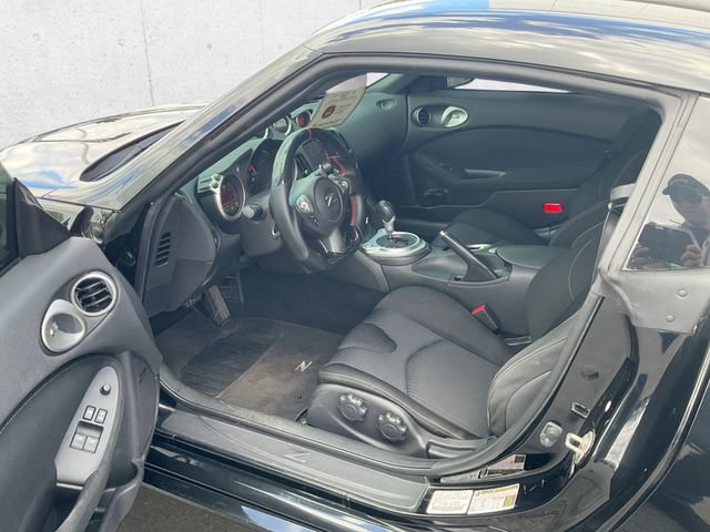 Used 2015 Nissan 370Z Coupe RWD image 10