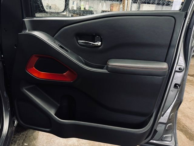 Used 2023 Nissan Frontier PRO-4X w/ Technology Package image 13