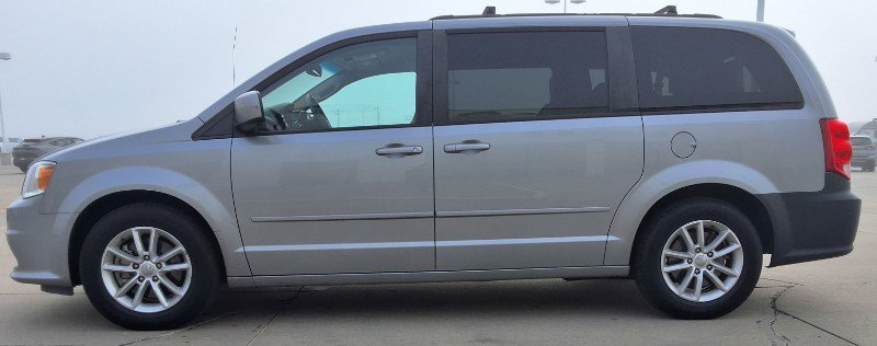 Used 2016 Dodge Grand Caravan SXT w/ UConnect Hands-Free Group image 5